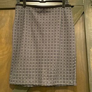 Printed knit skirt. Size 10.